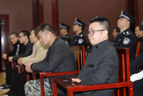4.被告人马赛克_副本.jpg